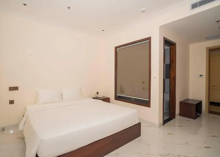 Khách sạn Grand 4*