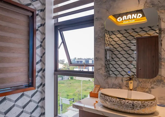 Khách sạn Grand 4*